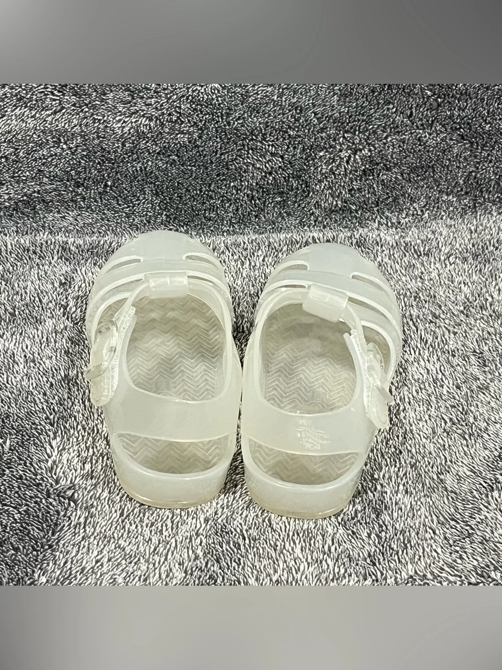 Old Navy fisherman style transparent jelly sandals for toddler girls size 9